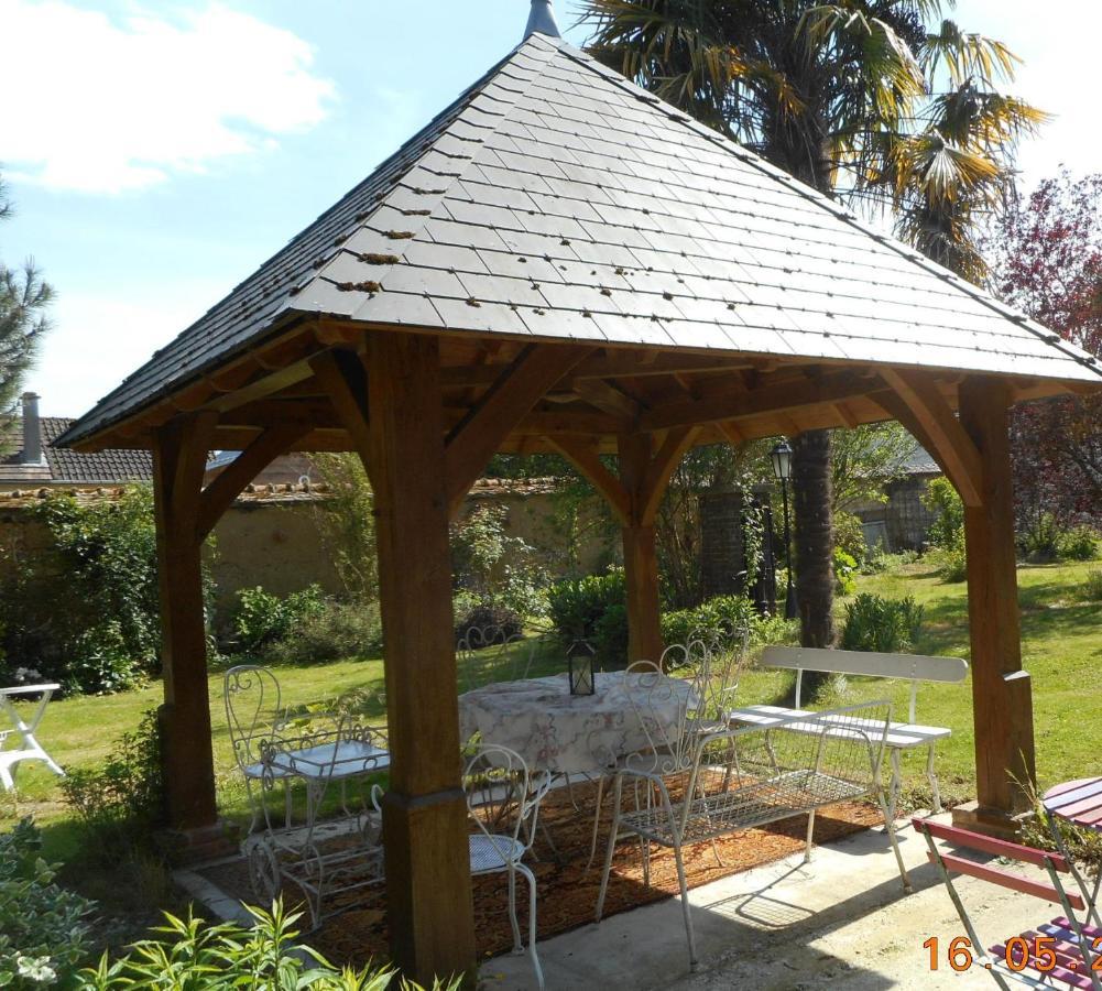 Le Gite De Lili Acquigny Exterior photo
